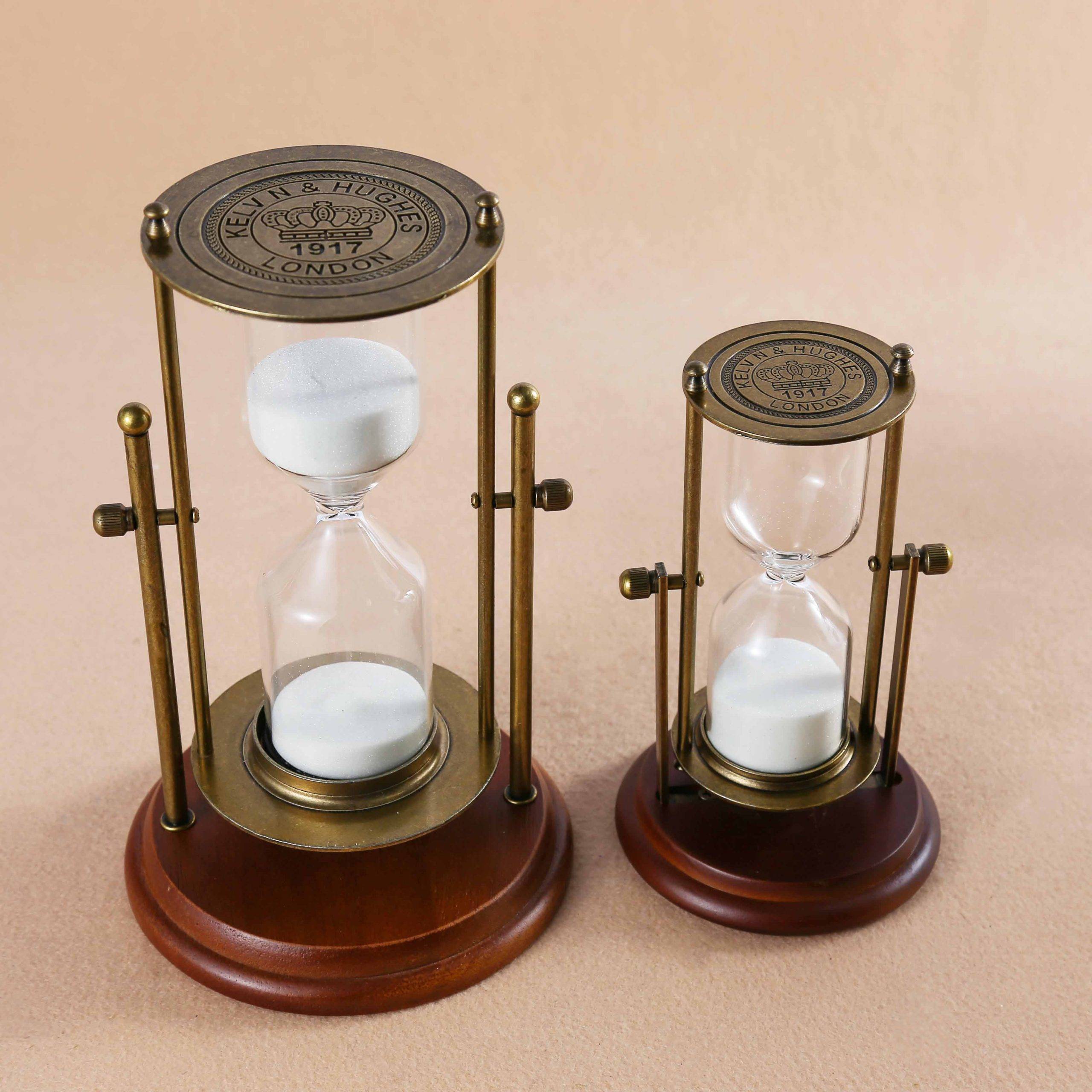 Mandel Hourglass Decor | Kwickshop